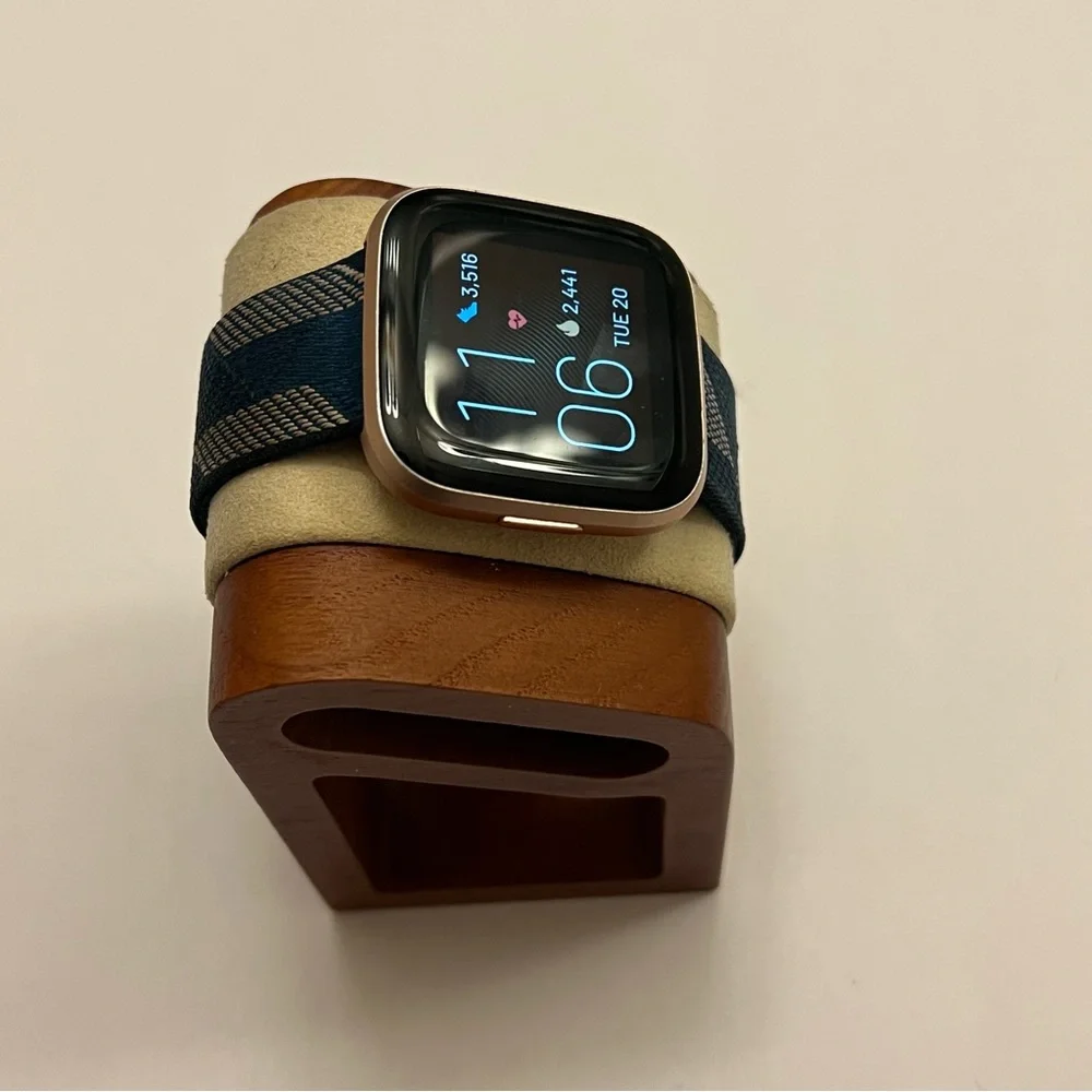 FITBIT Versa 2 (Special edition, tested, Charger included)‎
